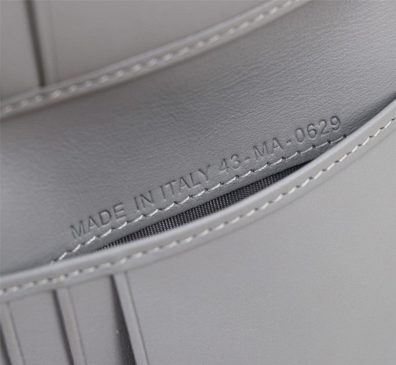 Dragons Bags Detail