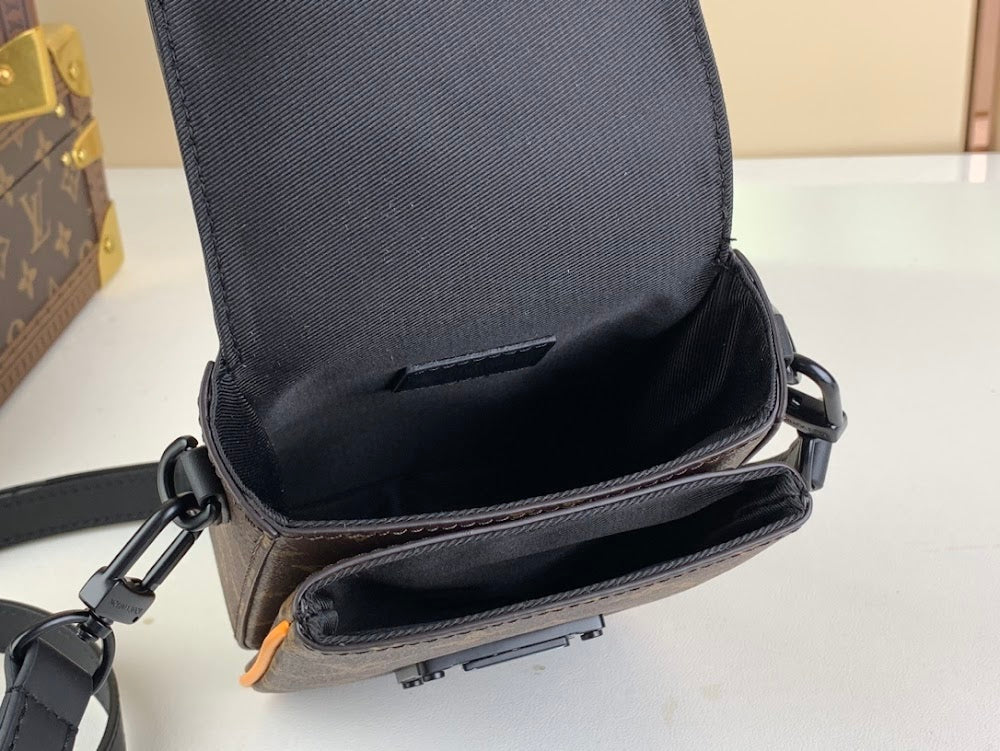 Dragons Bags ln Luxury Bag --61765