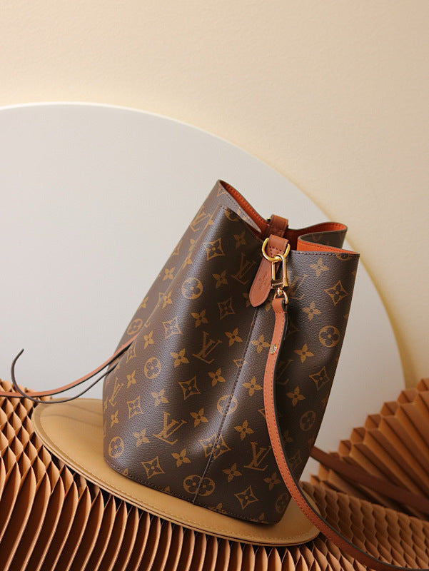 Dragons Bags ln Luxury Bag --81616
