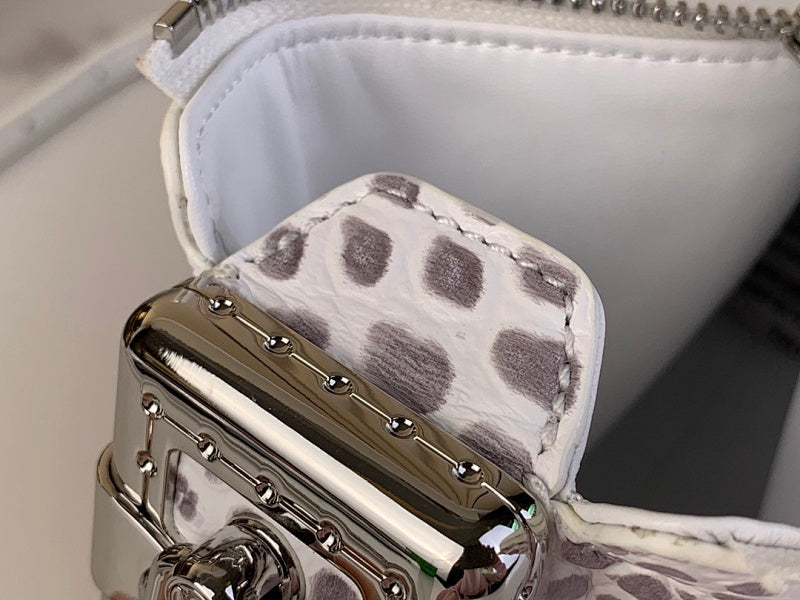 Dragons Bags ln Luxury Bag --69301