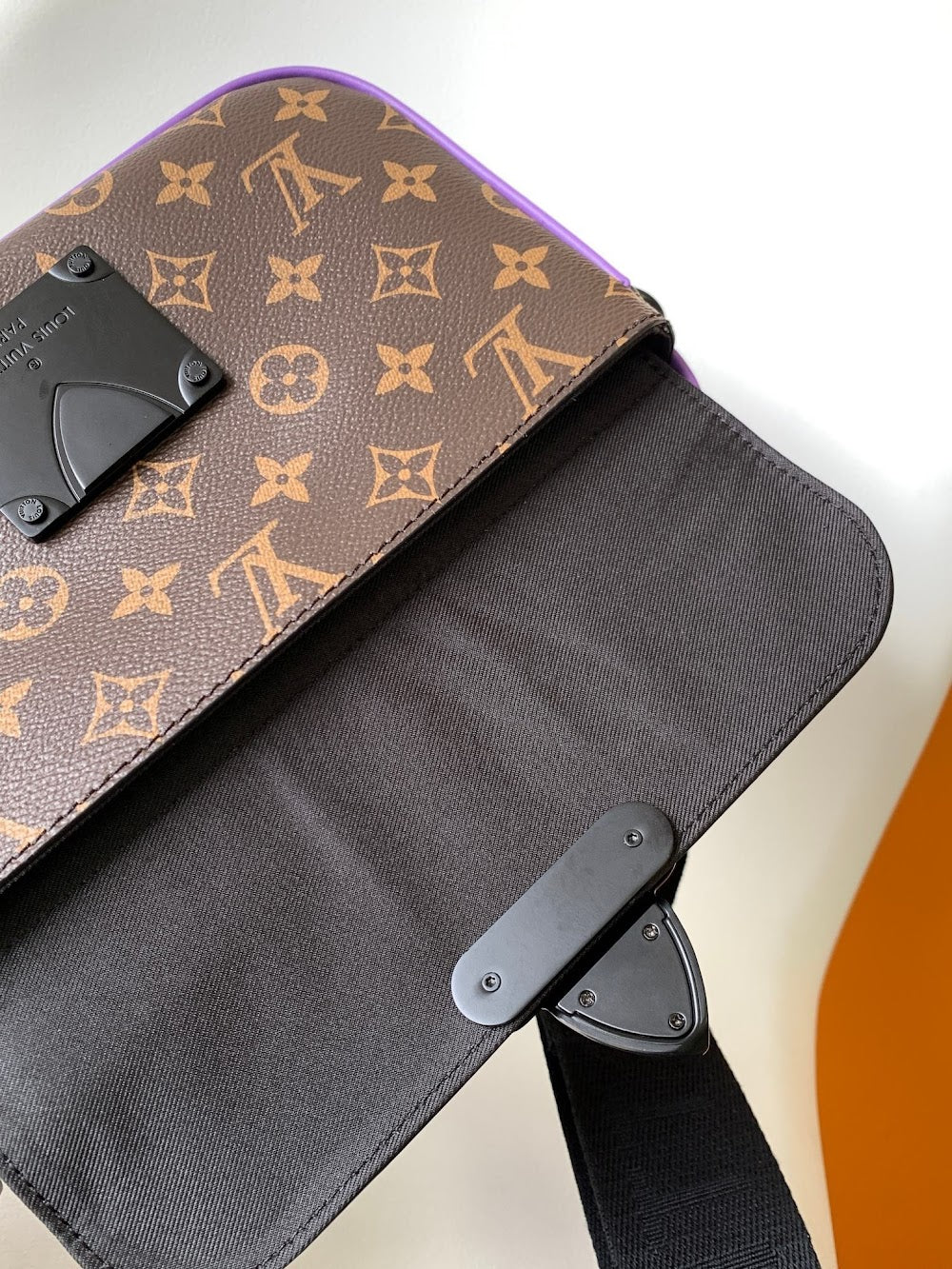 Dragons Bags ln Luxury Bag --71698