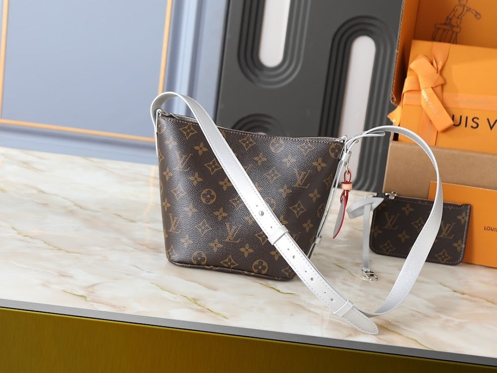 Dragons Bags ln Luxury Bag --77698