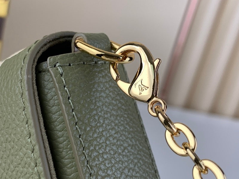 Dragons Bags ln Luxury Bag --68437