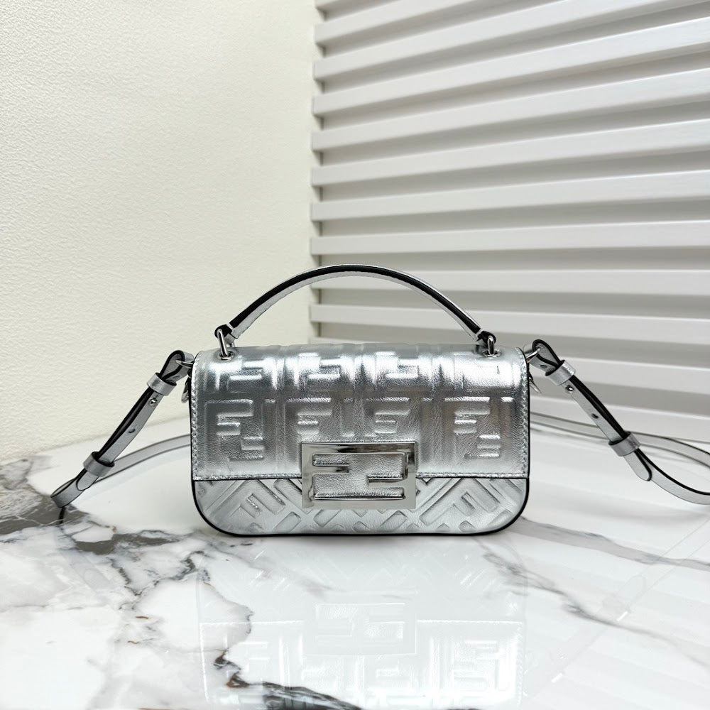 new-luxury-designer-bags-nm15570
