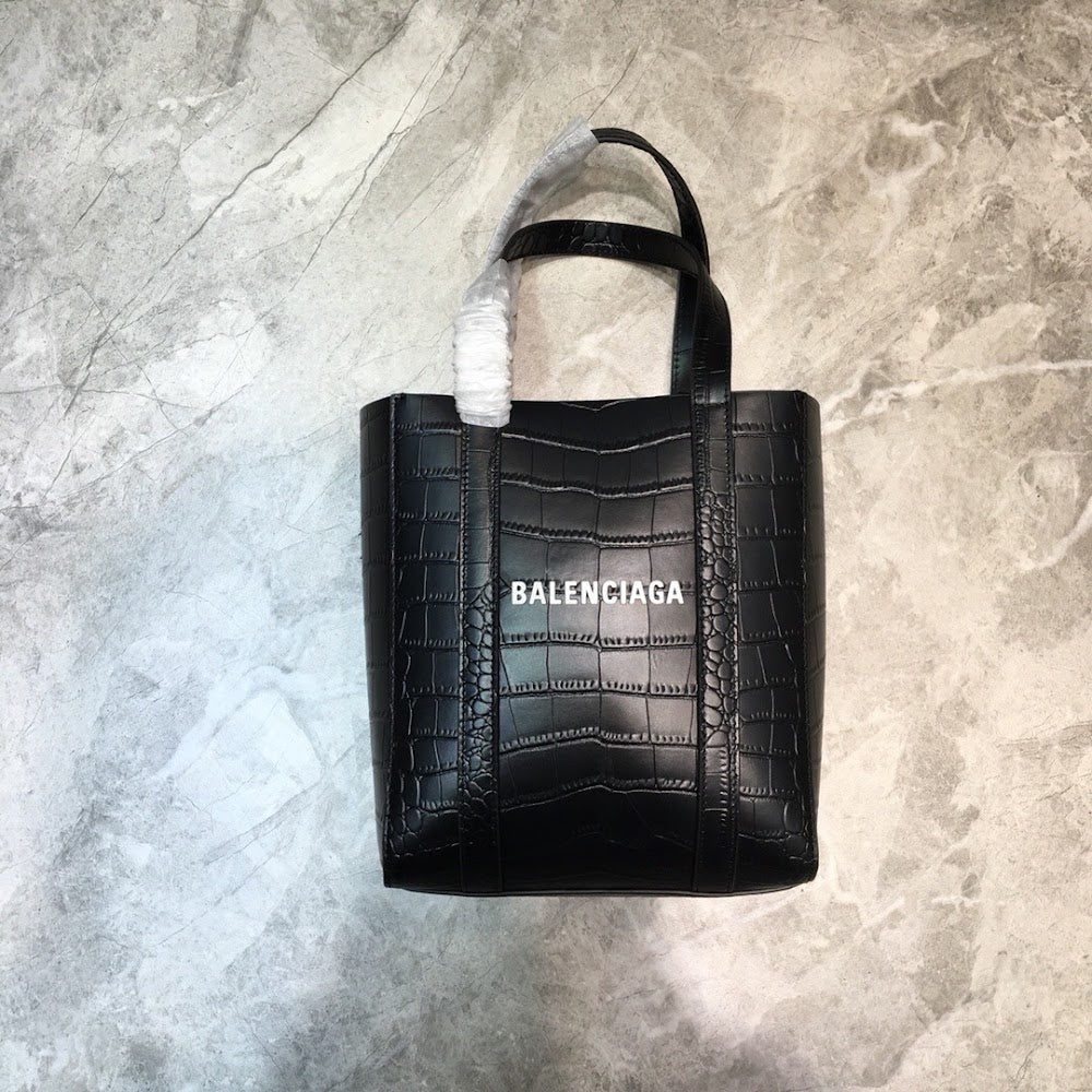 new-luxury-designer-bags-nm11106