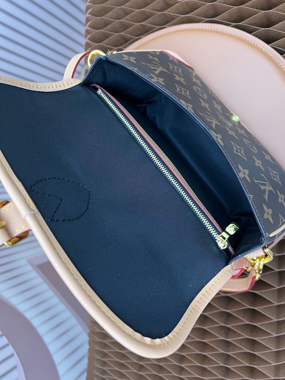 Dragons Bags ln Luxury Bag --81430