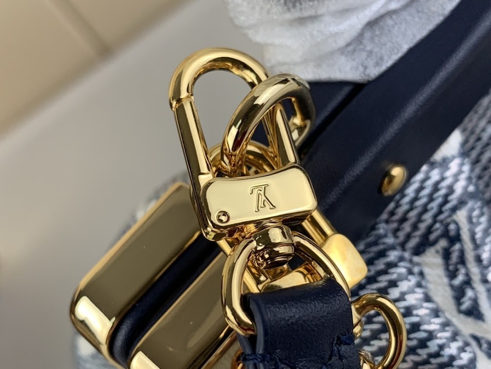Dragons Bags ln Luxury Bag --61819