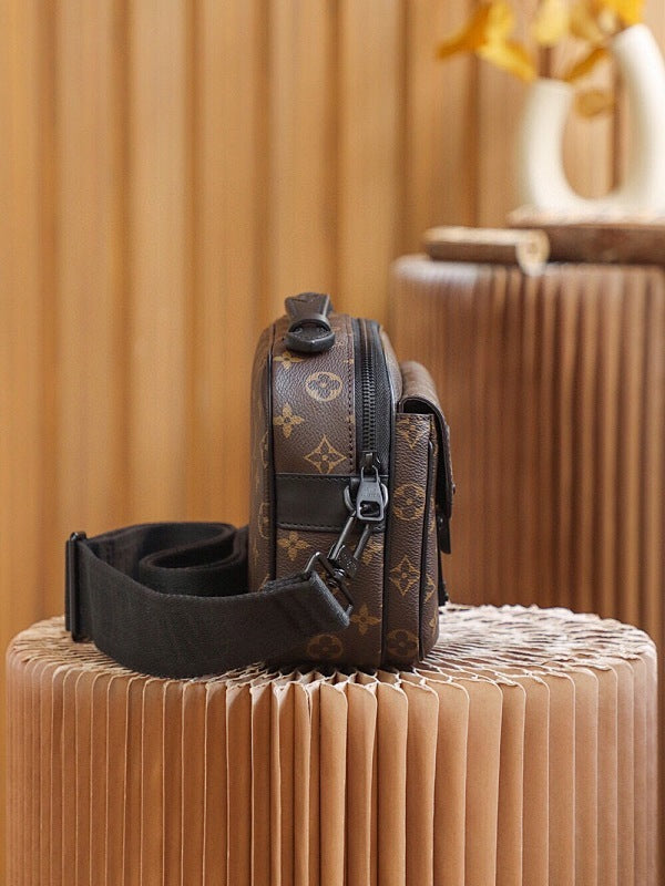 Dragons Bags ln Luxury Bag --71510