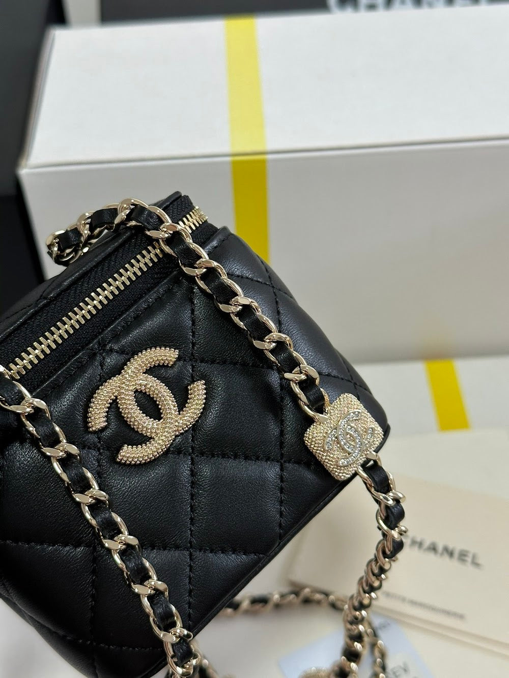 new-luxury-designer-bags-nm9477