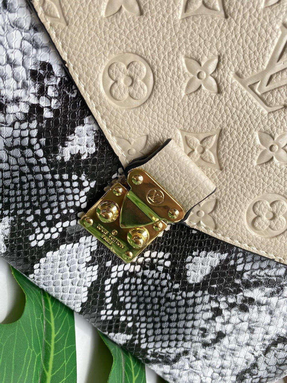 Dragons Bags ln Luxury Bag --77907