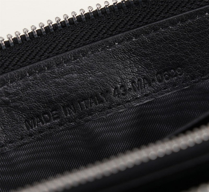 Dragons Bags Detail
