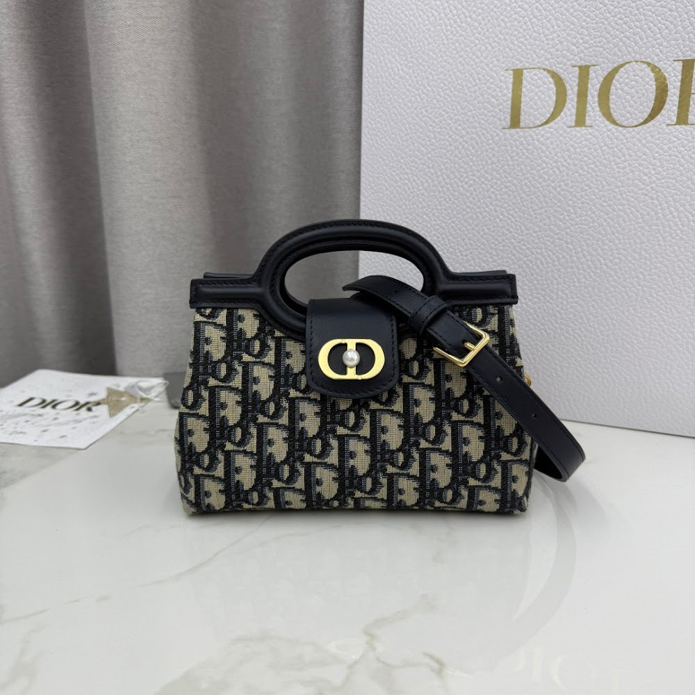Dragons BagsDiorn Luxury Bag --116109