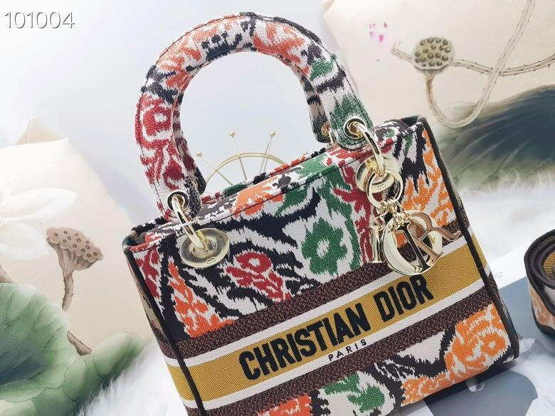 Dragons Bags Detail