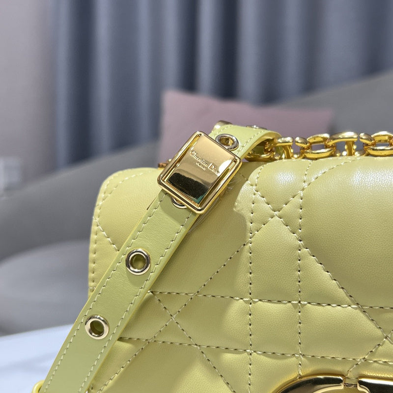 Dragons Bags Detail
