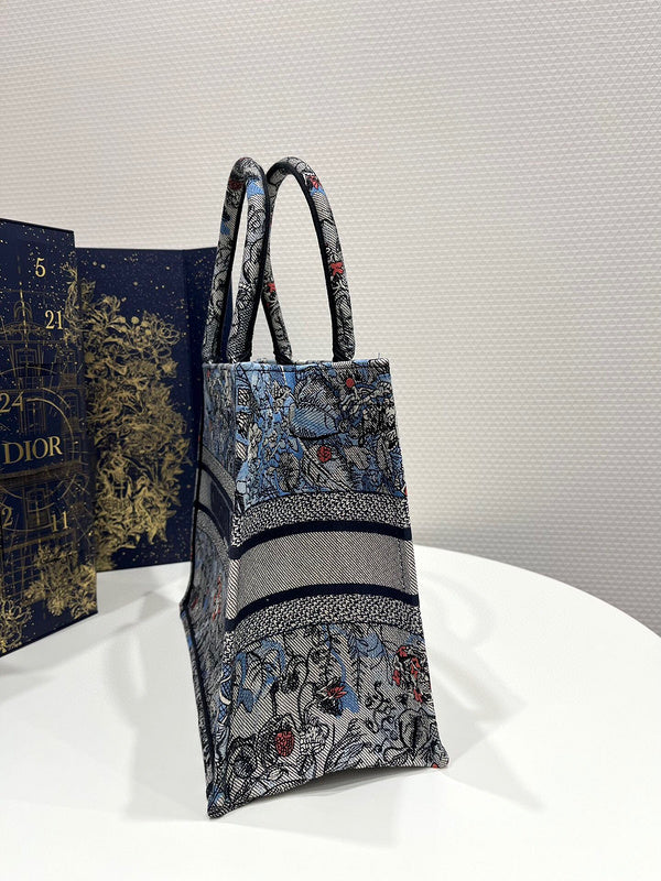 Dragons Bags Detail