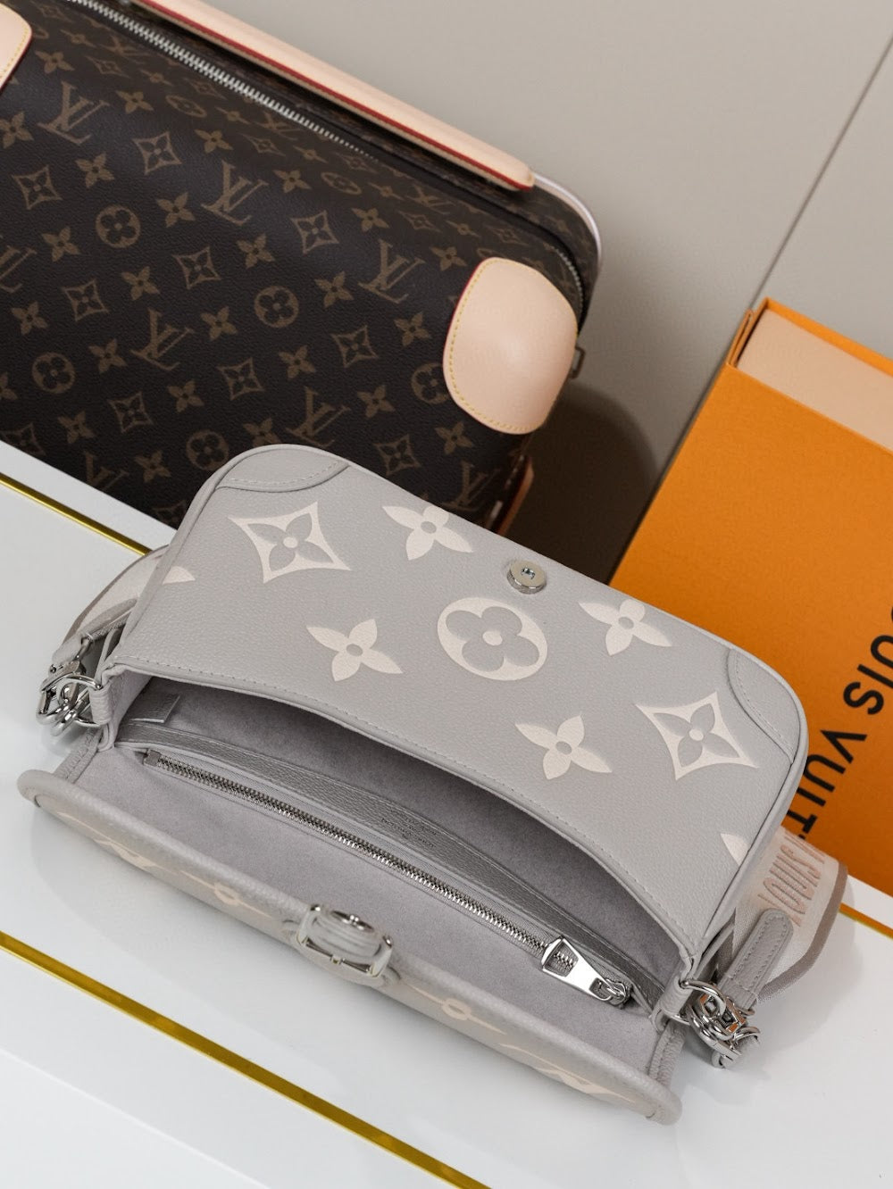 Dragons Bags ln Luxury Bag --81739