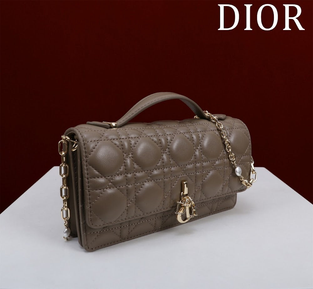 Dragons BagsDiorn Luxury Bag --116241