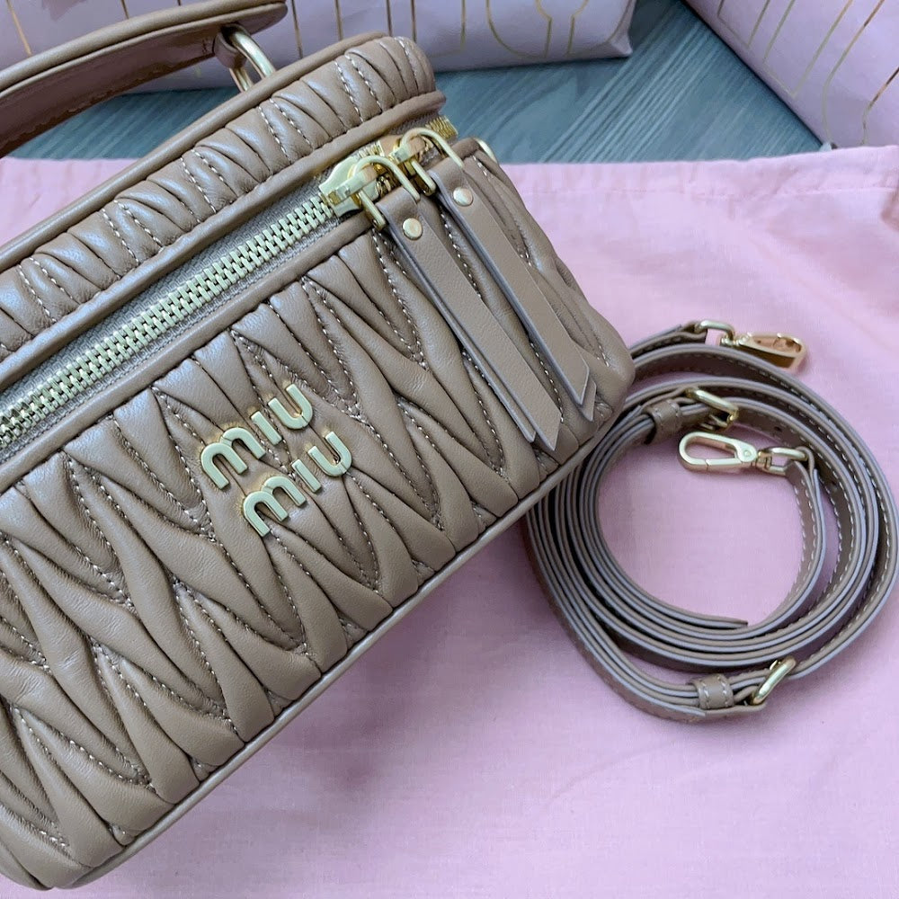 Dragons Bags Miun Miun Luxury Bag --123263