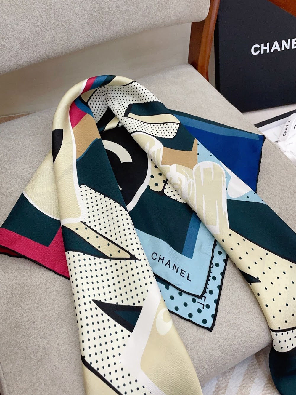 Dragons Bags Premium Designer Scarf --98979