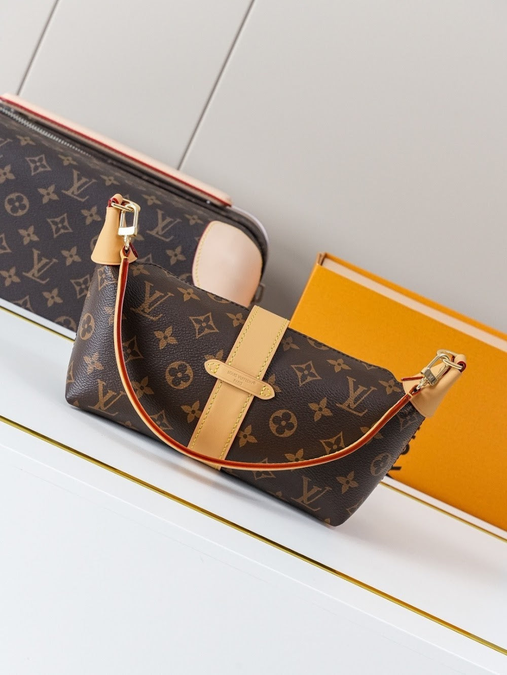 Dragons Bags ln Luxury Bag --81870