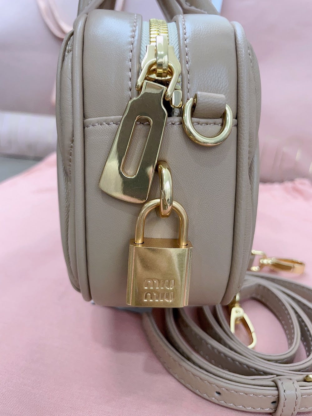 Dragons Bags Miun Miun Luxury Bag --122695