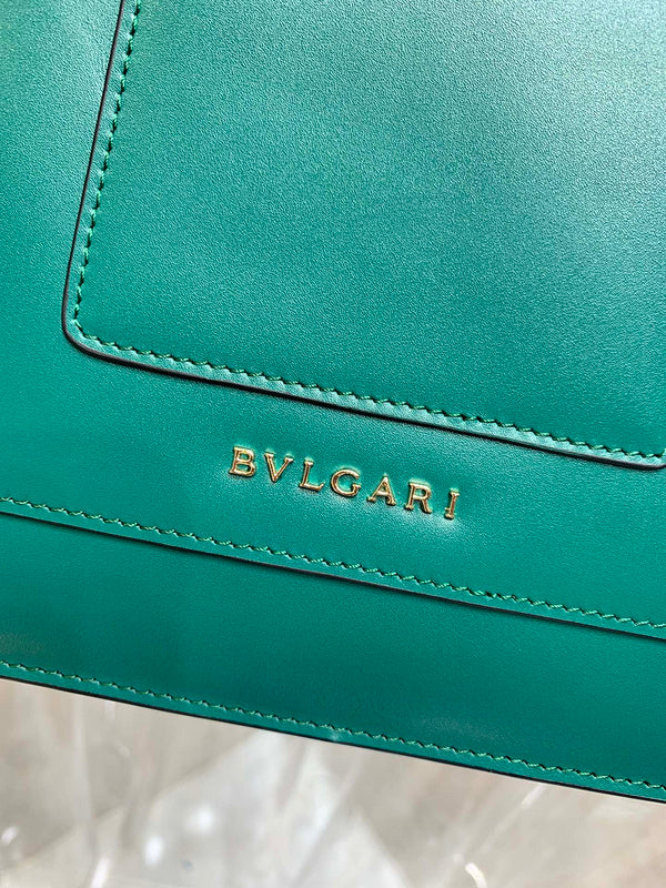 Dragons Bags Detail