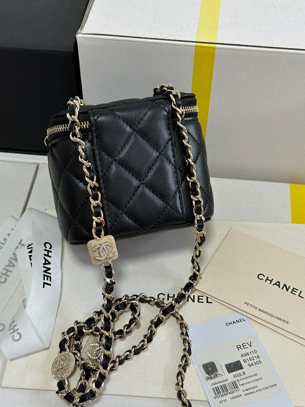 new-luxury-designer-bags-nm9477