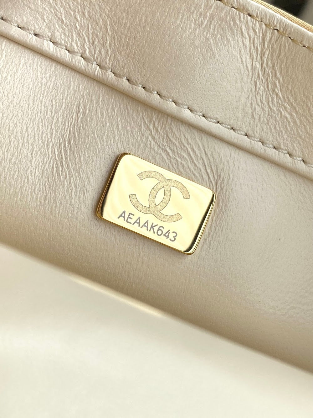 new-luxury-designer-bags-nm9842