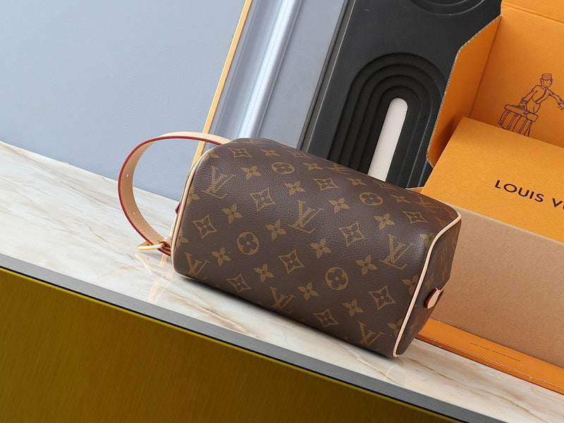 Dragons Bags ln Luxury Bag --81597
