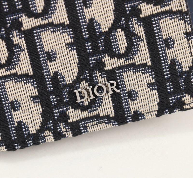 Dragons Bags Detail
