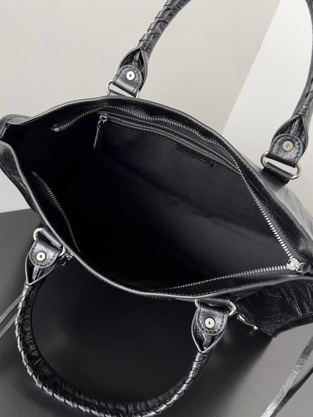 Dragons Bags Balenciaga Luxury Bag --111173