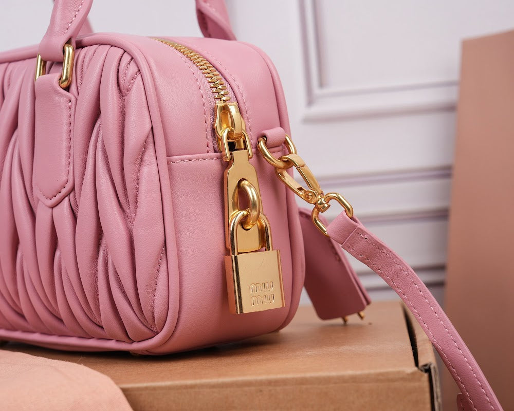 Dragons Bags Miun Miun Luxury Bag --123614