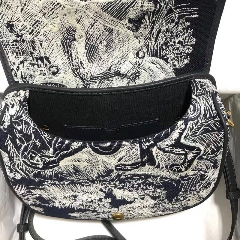 Dragons Bags Detail