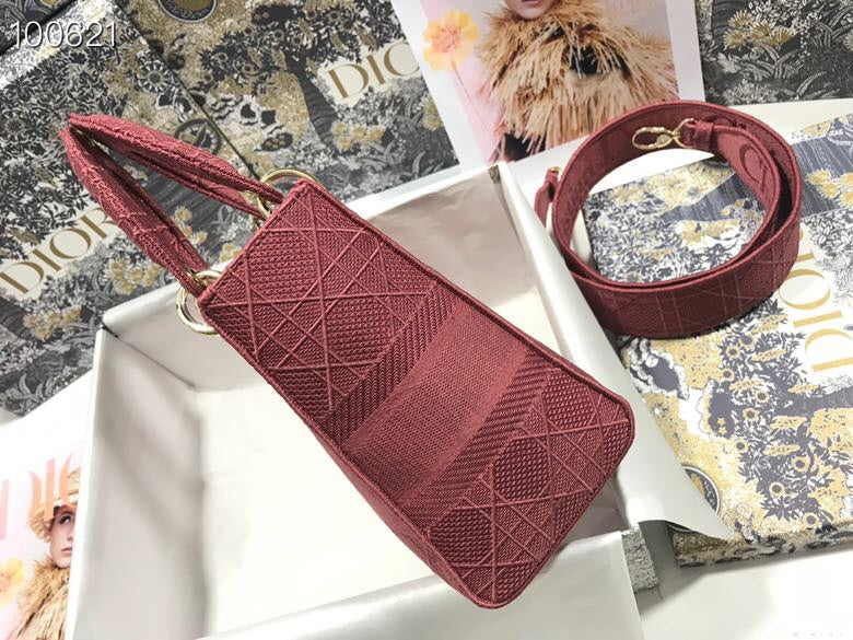 Dragons Bags Detail