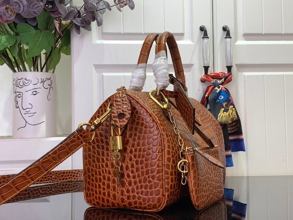 Dragons Bags ln Luxury Bag --97163