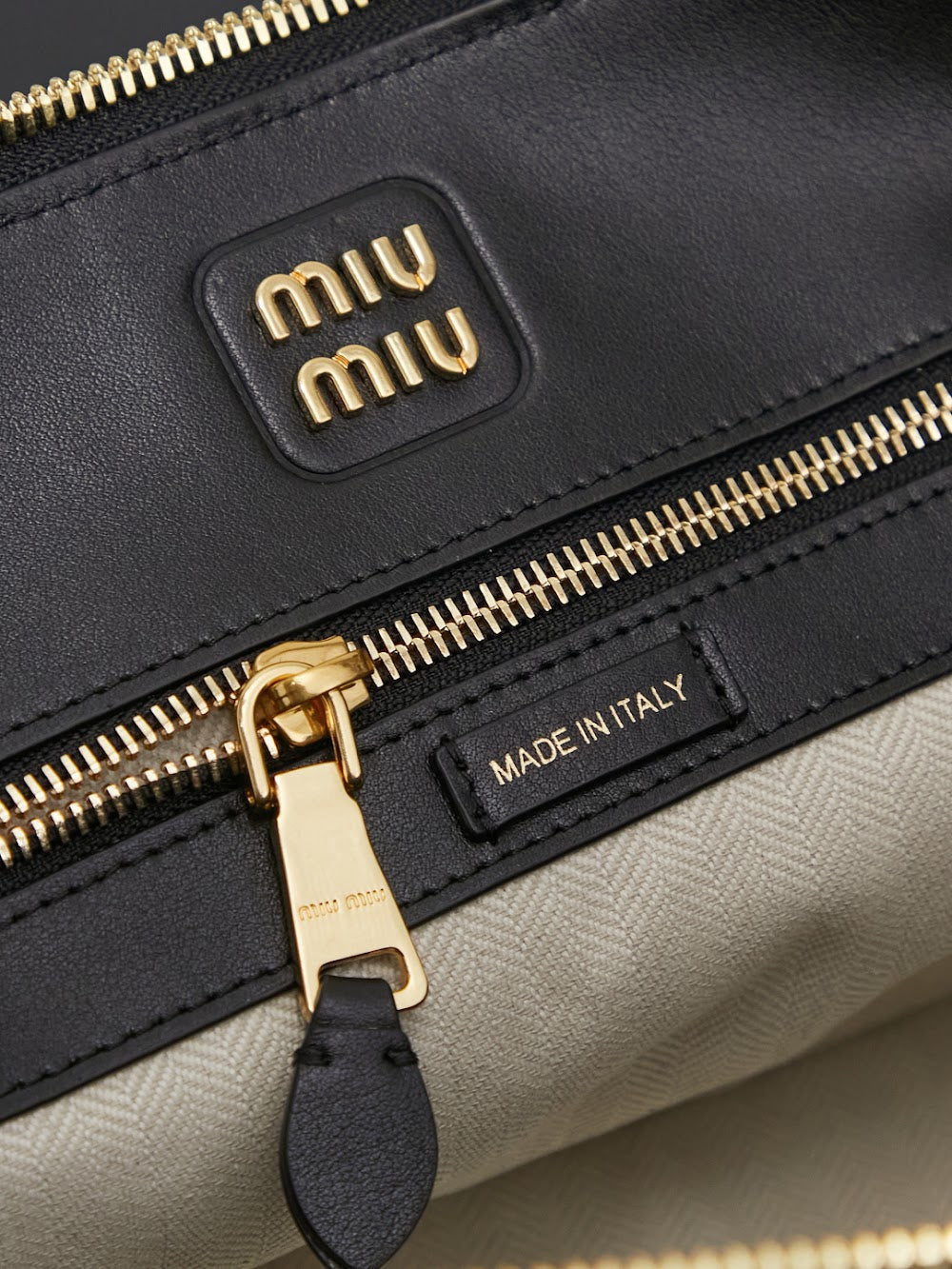 Dragons Bags Miun Miun Luxury Bag --123106