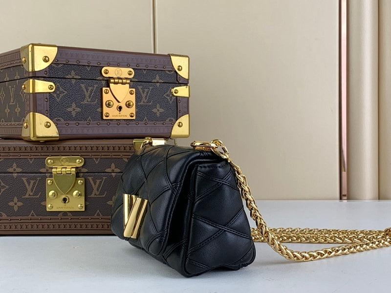 Dragons Bags ln Luxury Bag --68650