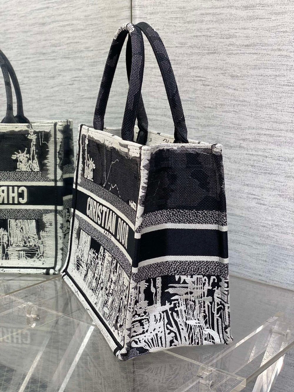 new-luxury-designer-bags-nm16035