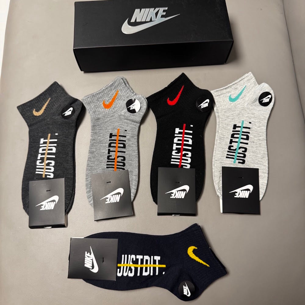 Dragons Bags Premium Luxury Socks --98395