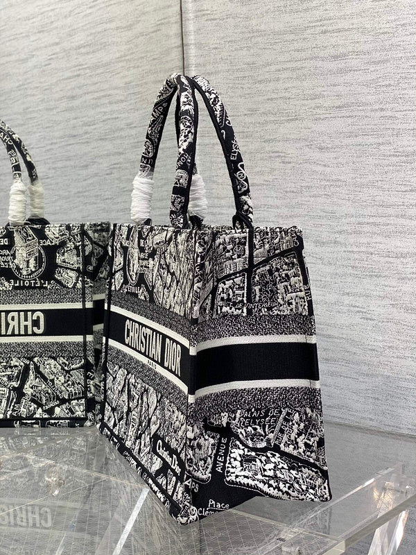 Dragons Bags Detail