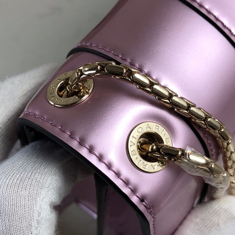 Dragons Bags Detail