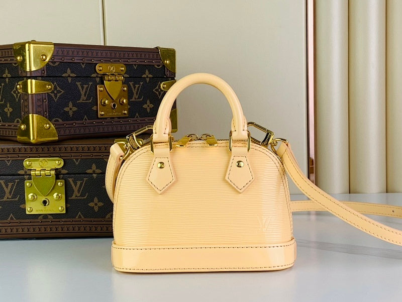 Dragons Bags ln Luxury Bag --68999
