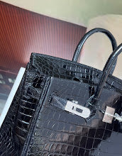 new-luxury-designer-bags-nm9216