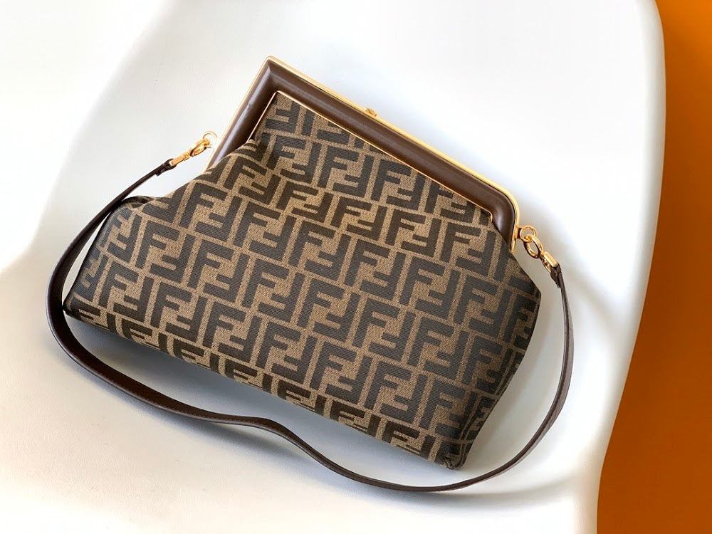 new-designer-premium-bags-nm15355