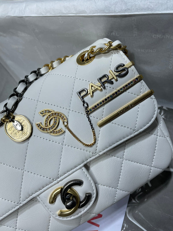 Dragons Bags Detail