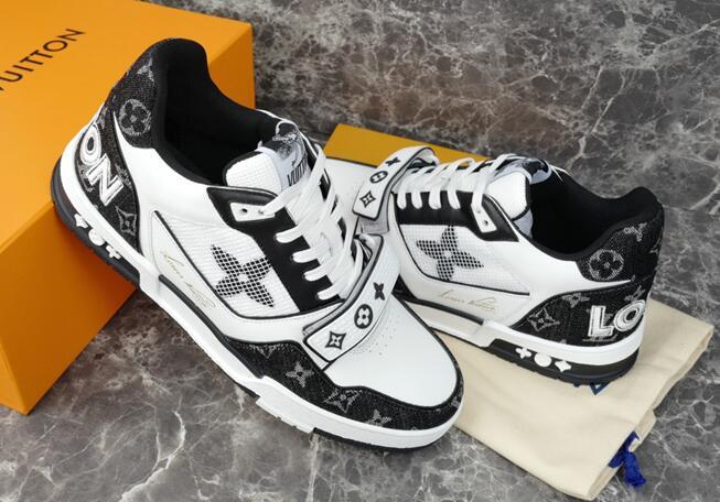 Dragons Bags Detail