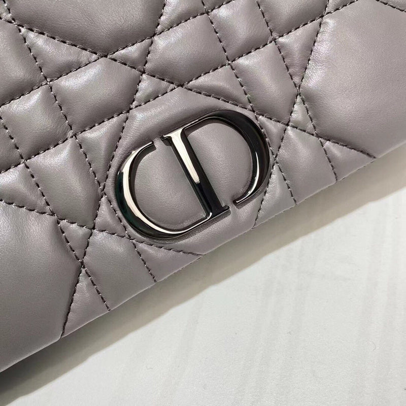 Dragons Bags Detail