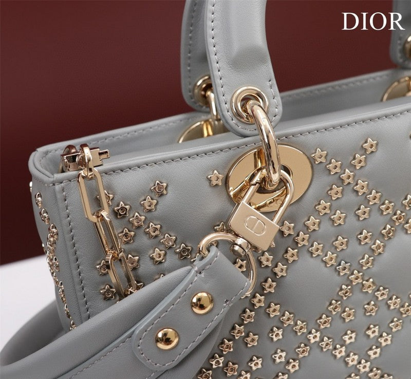 Dragons Bags Detail