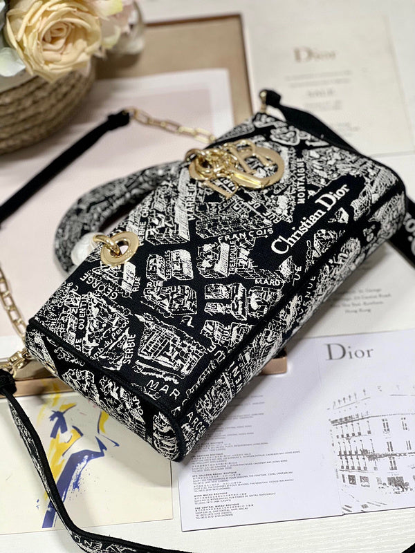 Dragons Bags Detail