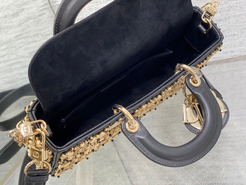 Dragons Bags Detail